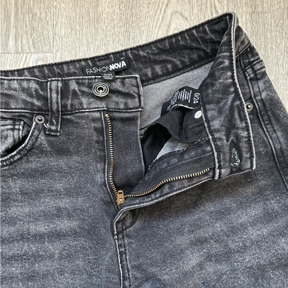 FASHION-NOVA - 2 Pack Jeans👖 - Picture 2 of 7